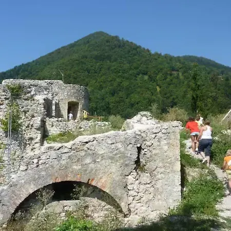 Turistična Kmetija Weiss * Miklavz pri Taboru