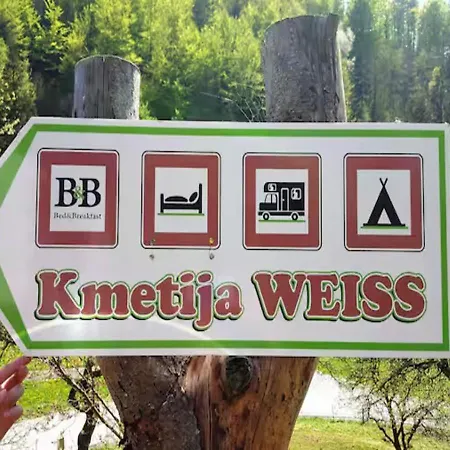Turisticna Kmetija Weiss مزرعة للإقامة *